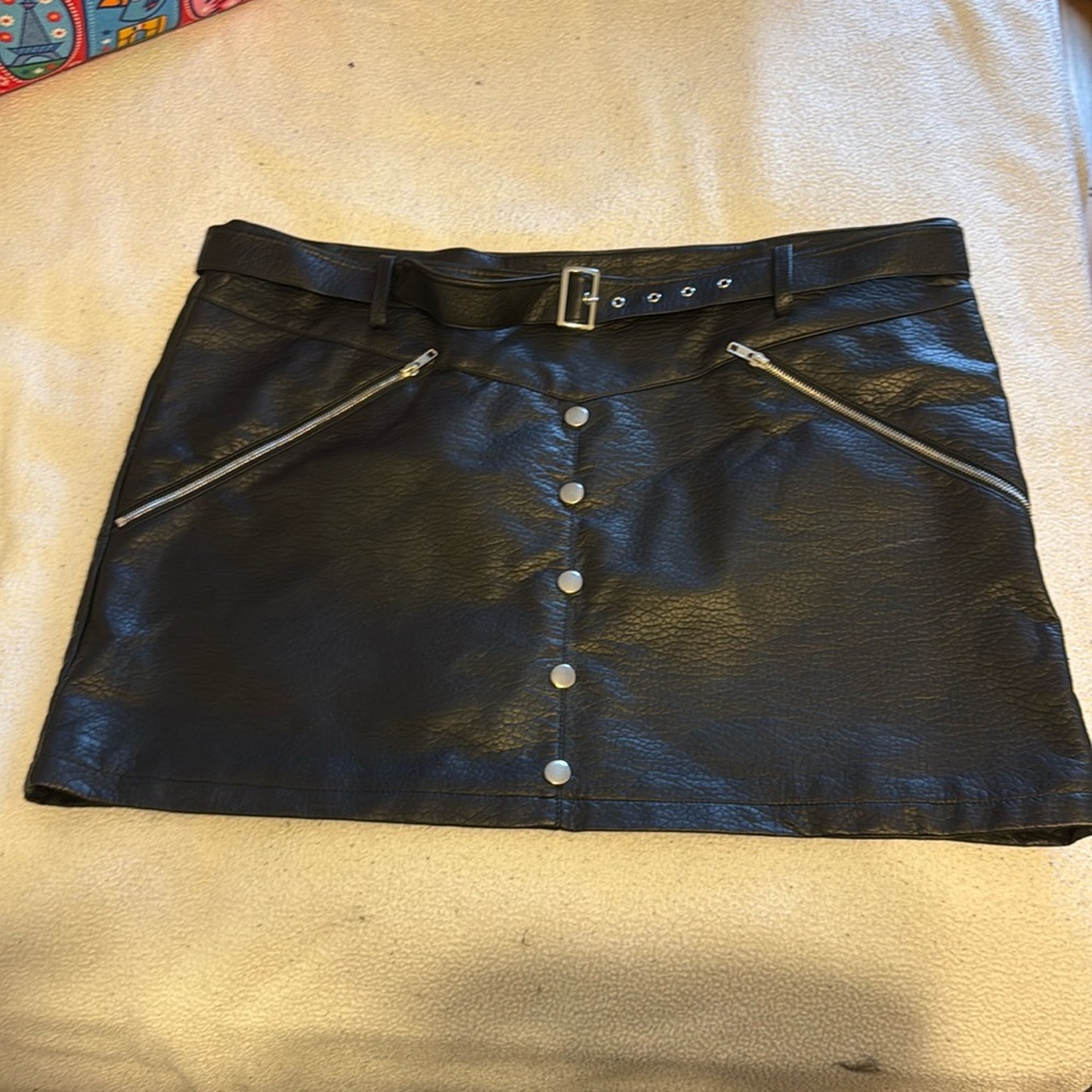 ASOS size 18 textured faux leather skirt